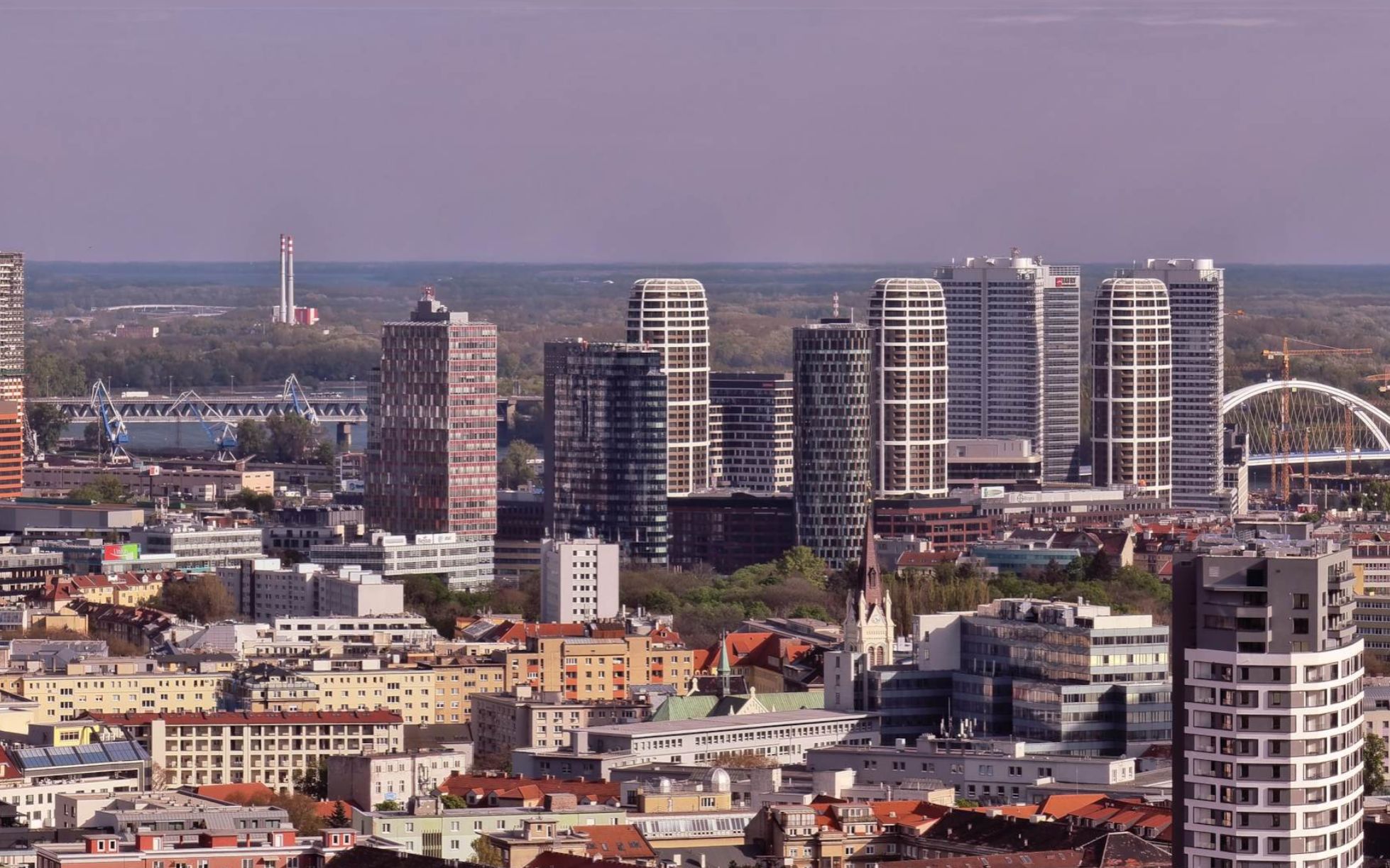 Bratislava z ulice Strážnej (Apríl 2021)